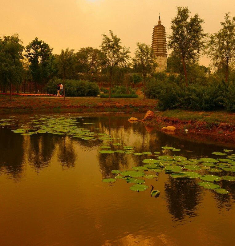 《无垢净光舍利塔》<br />
2013-06-03 使用SONY DSC-RX100拍摄<br />