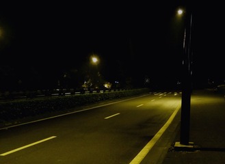 路灯下的街道.jpg
