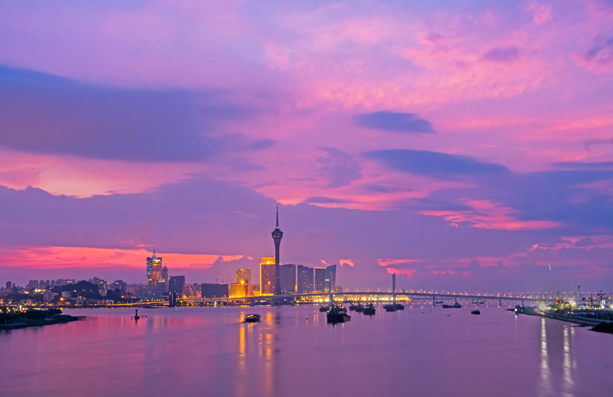 朝霞映红了澳门