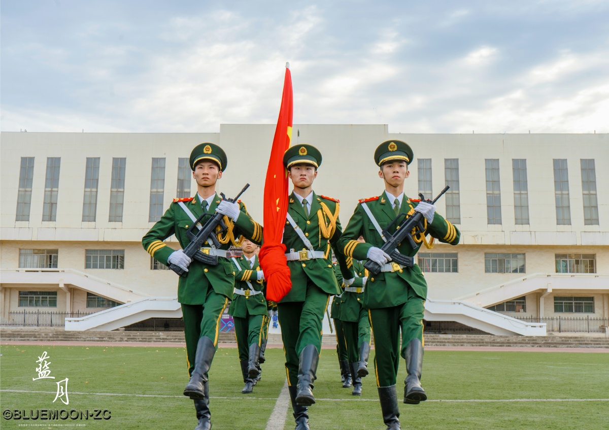 爱国青年的国庆升旗