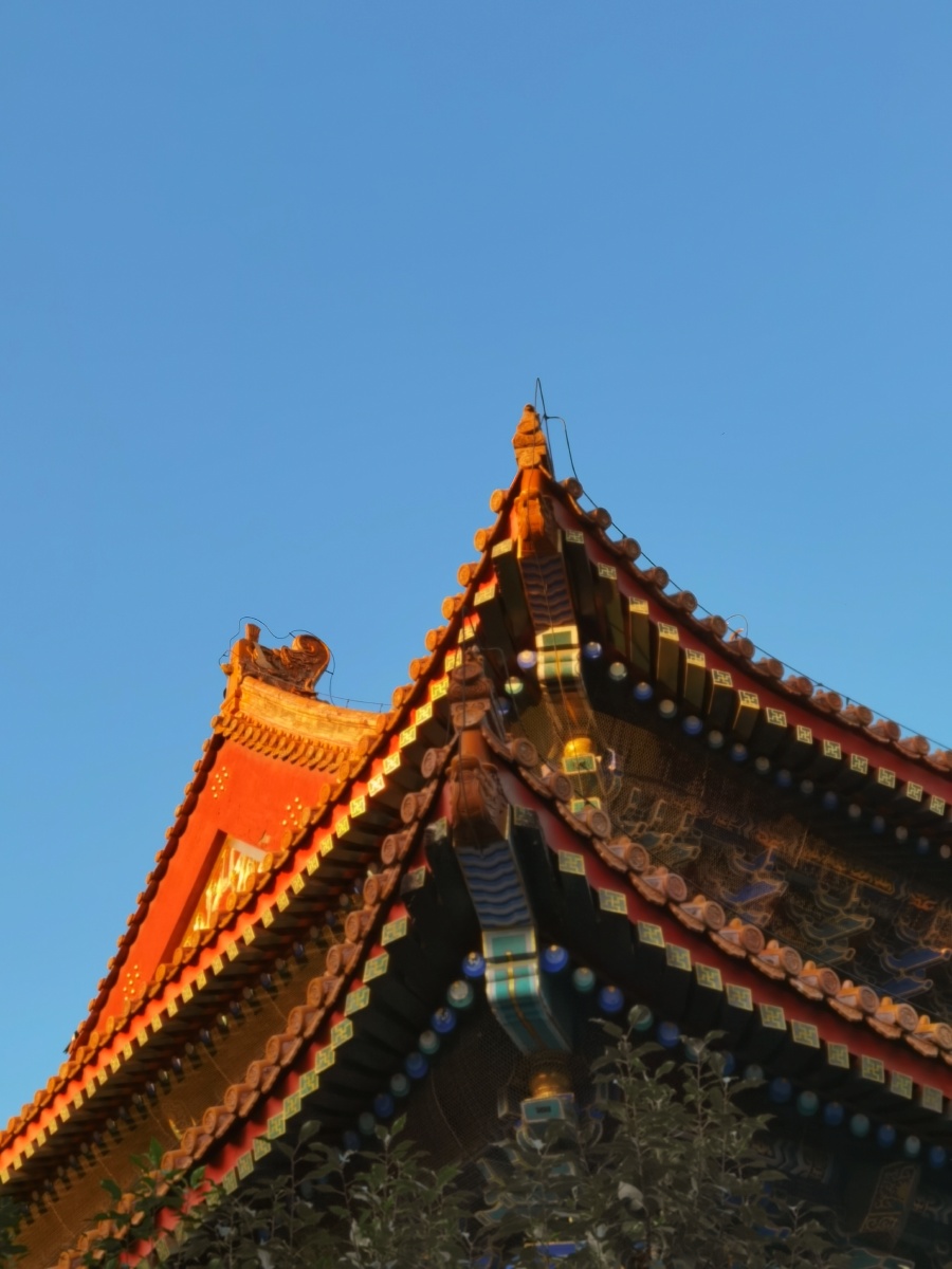 黄昏屋檐摄于颐和园