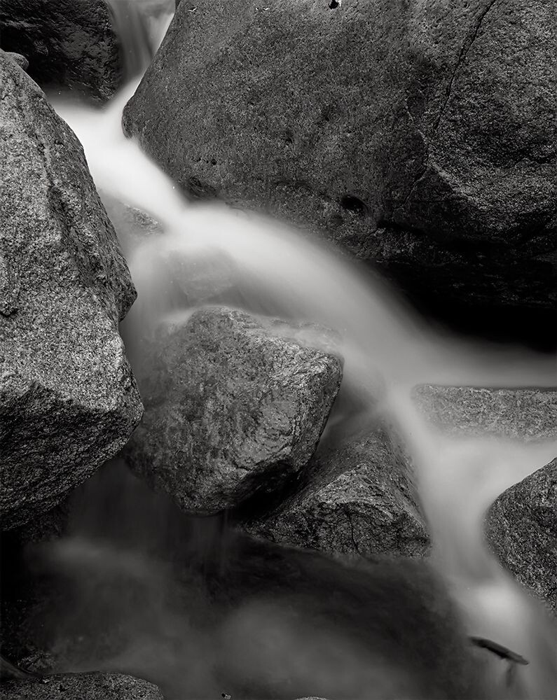 崂山小溪.jpg<br />
ADOX 50° 4x5页片，雷电露1：50 冲洗，20° 7分钟