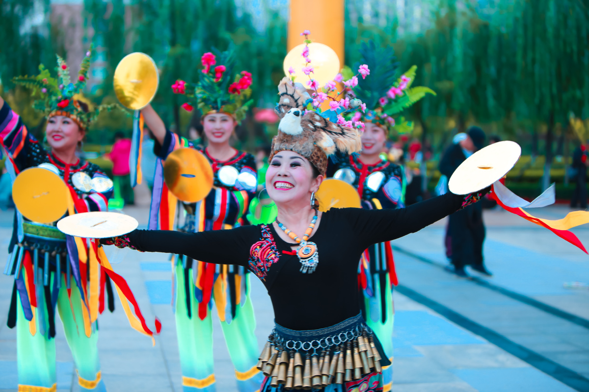 《满族萨满舞》