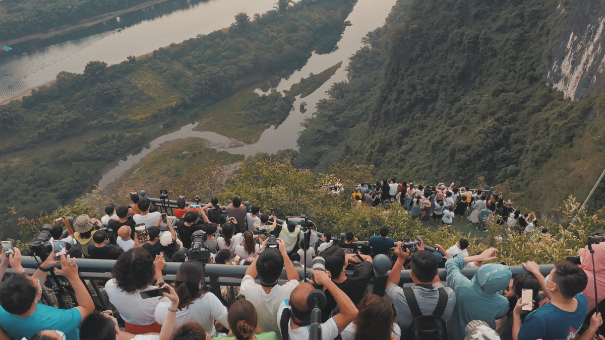 人头涌动的旅游景点