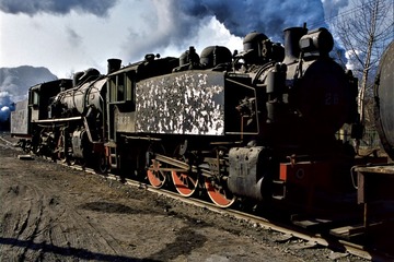 3273722