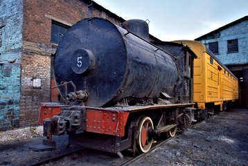 3273725