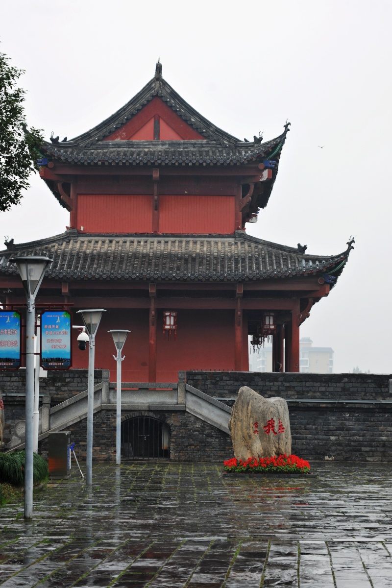 武昌的起义门这里是打响武昌起义第一枪的地方时隔一个多世纪依然保存