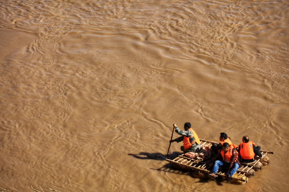 黄河上的筏子客