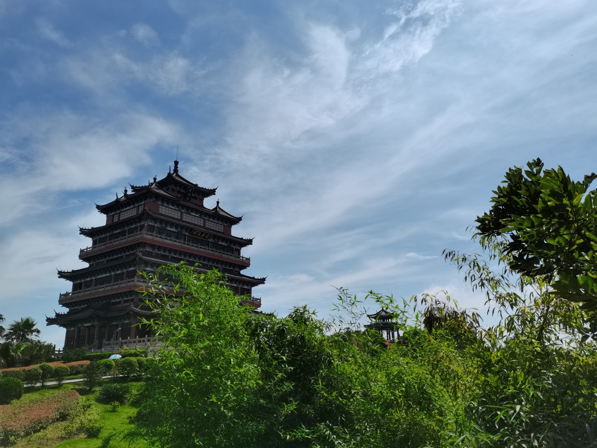 寻味百岛洞头# 望海楼位于洞头本岛海拔227米的烟墩山, 是洞头旅游