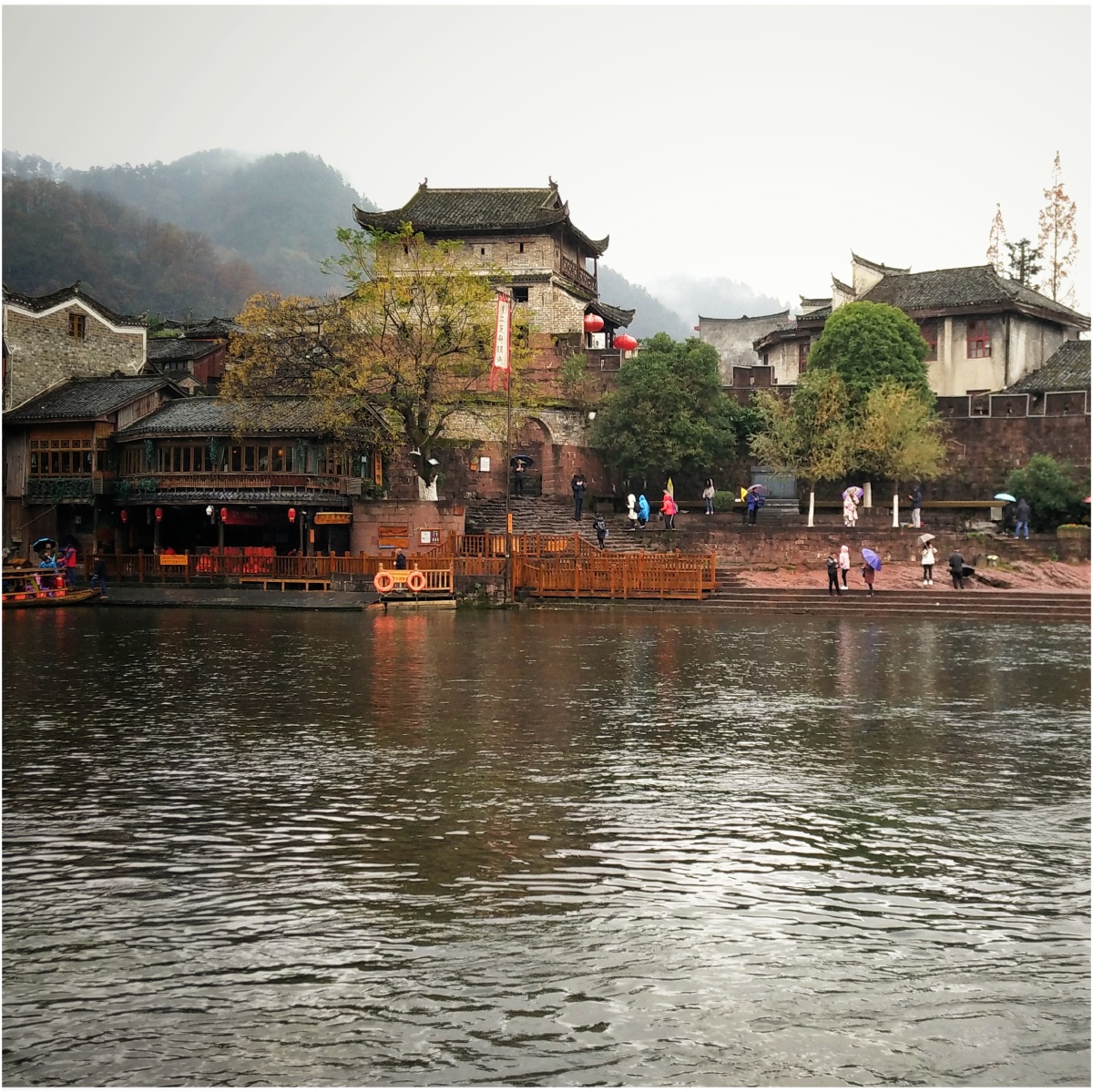 凤凰城沱江码头