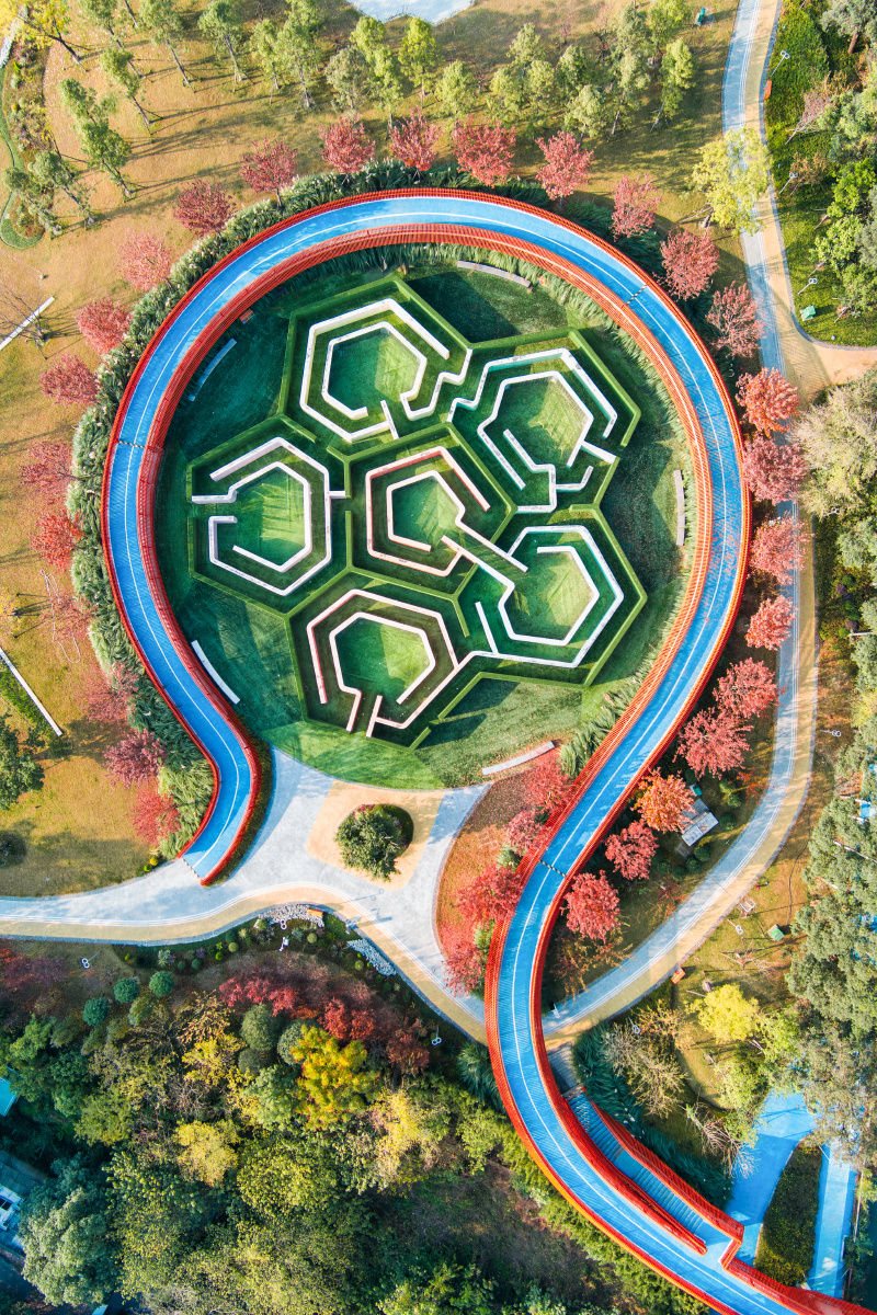 成都三环内最大的足球主题城东体育公园