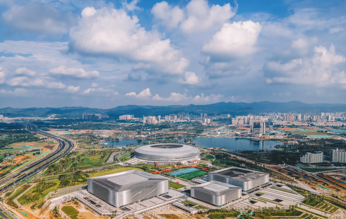 日落时分的东安湖体育公园