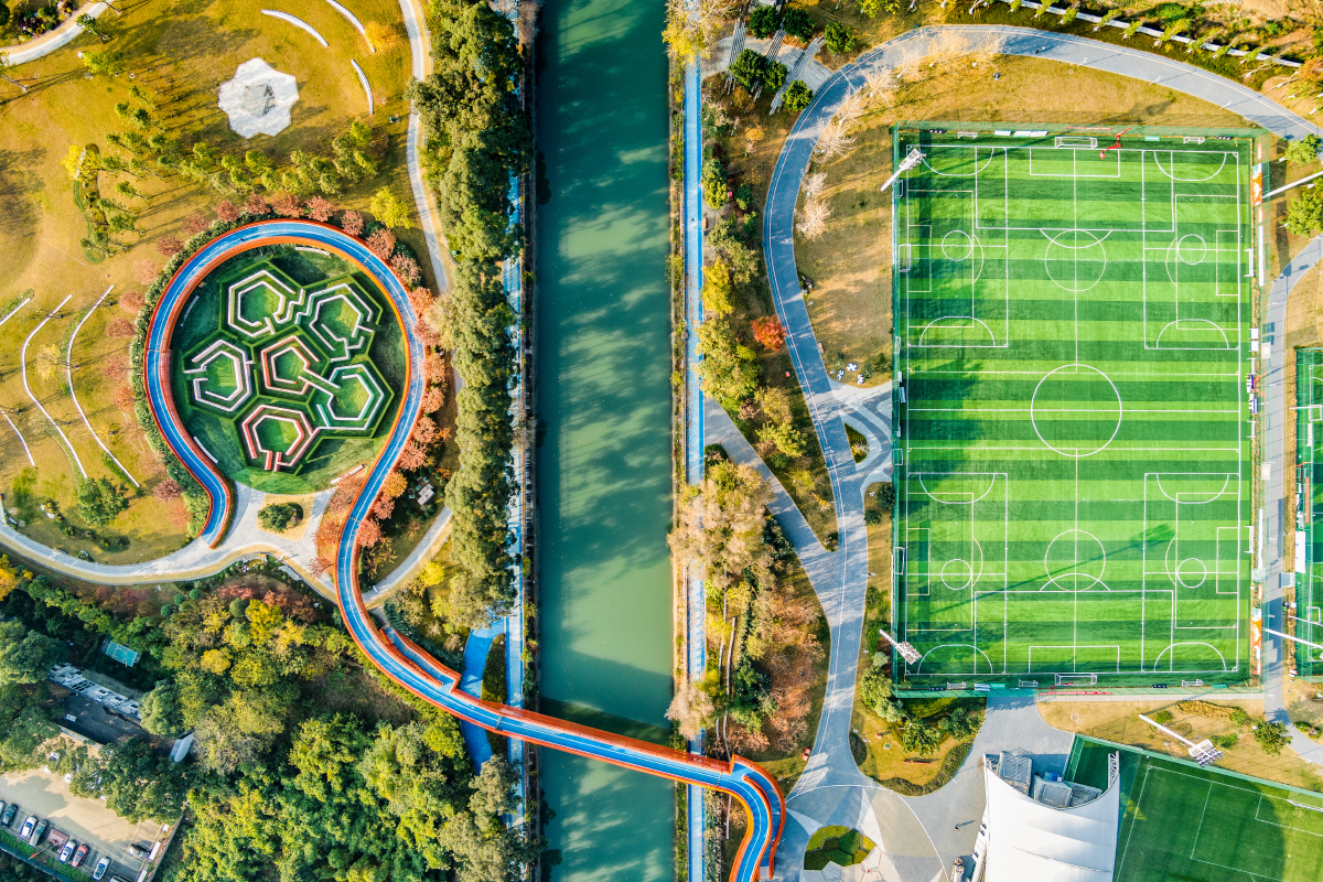 成都三环内最大的足球主题城东体育公园