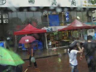 雨中街道2.JPG