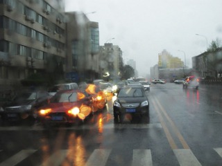 雨中街道4.JPG