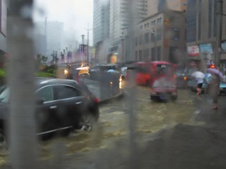 雨中街道8.JPG