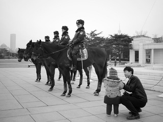 女子骑警队.JPG