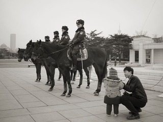 女子骑警队.JPG