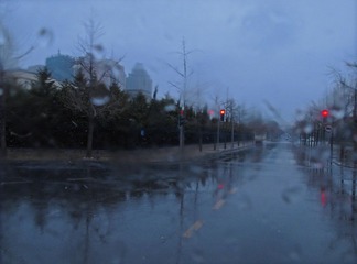 雨中的街道