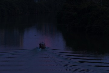 635910