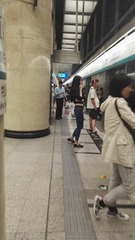 695561