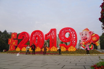 2240580