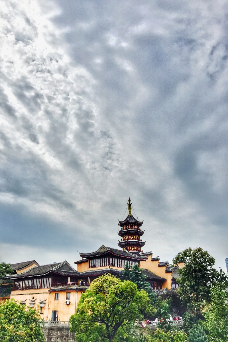 深秋的南京古鸡鸣寺