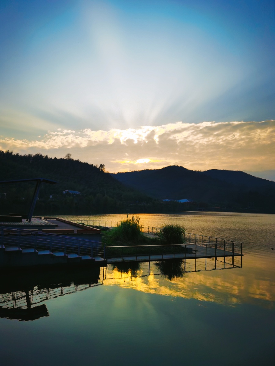 太华山区龙珠水库美景