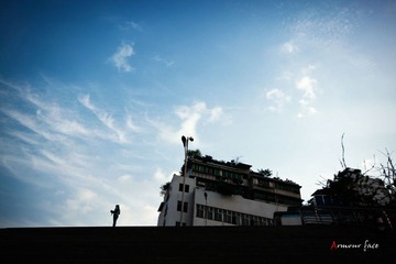 城市里 人与天空 难得交流