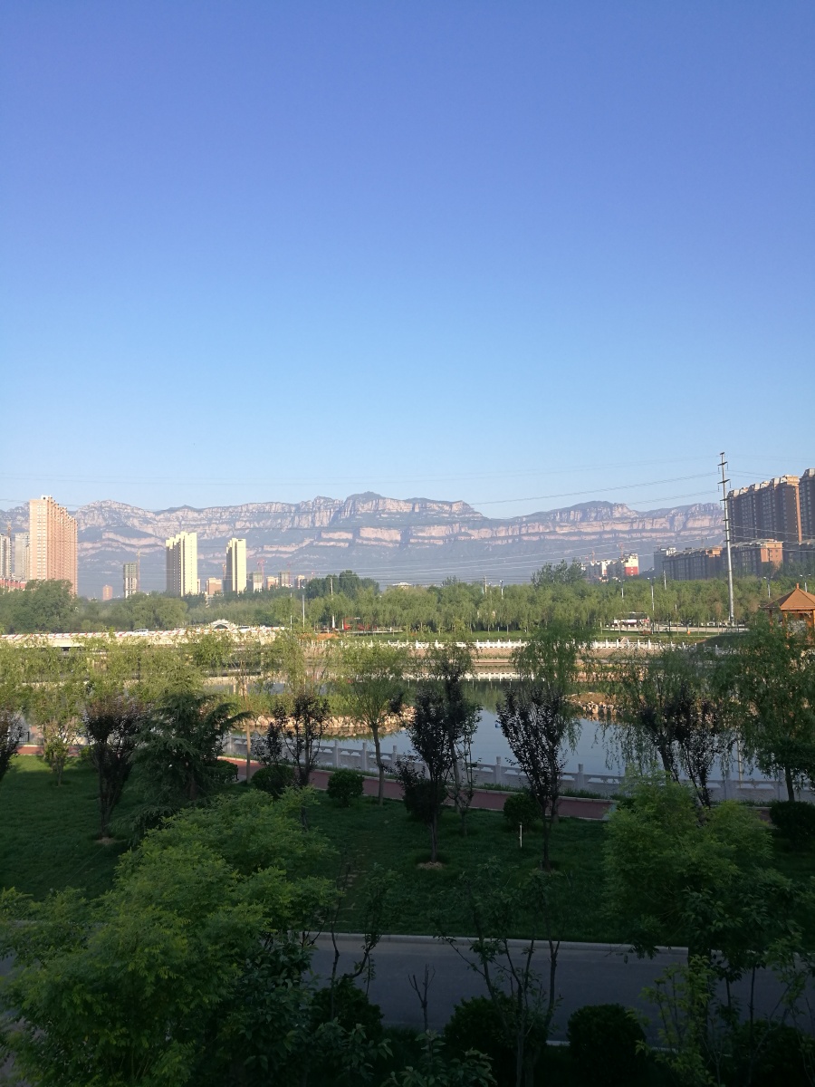 晨曦中的黄华河公园