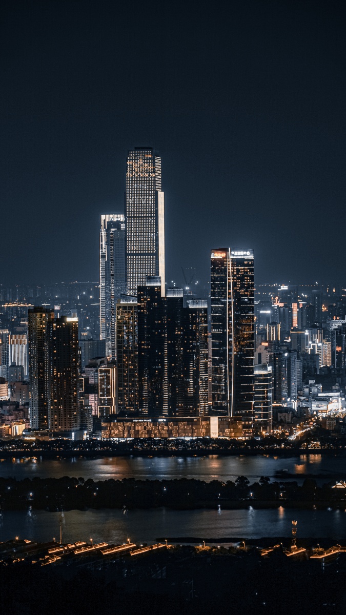 长沙岳麓山上拍国金