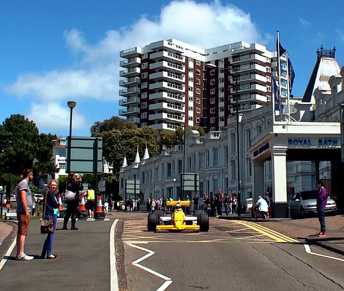 英国南部海滨城市伯恩茅斯 - 赛车