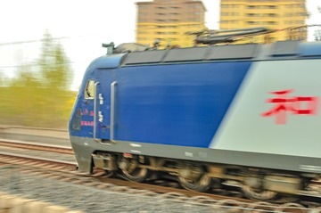 4556817