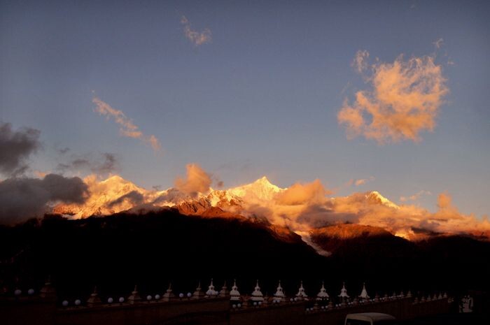 梅里雪山<br />
梅里雪山