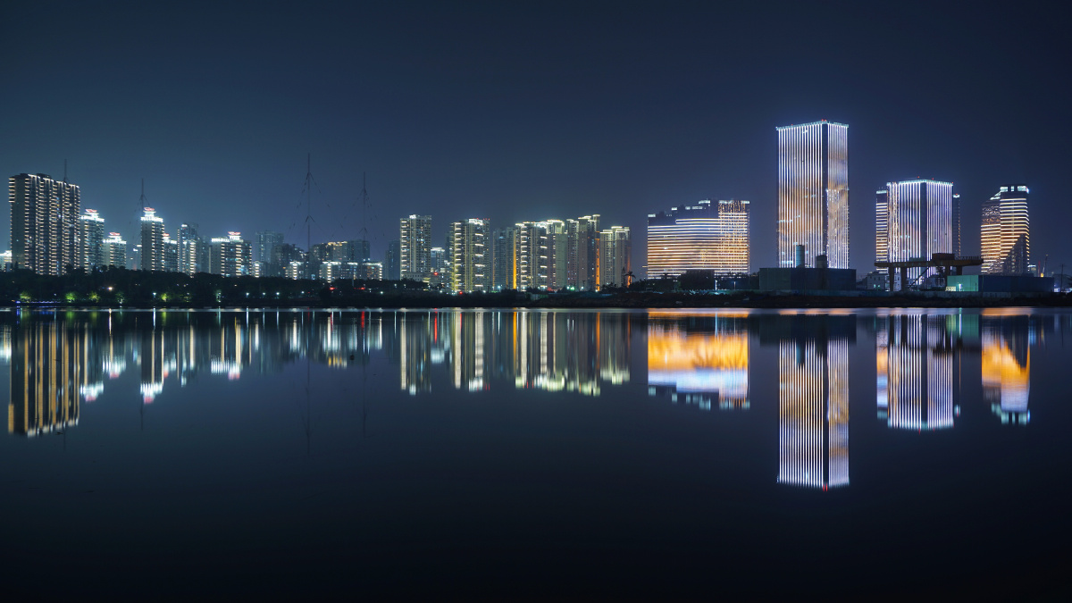 阿罗海城市广场的倒影