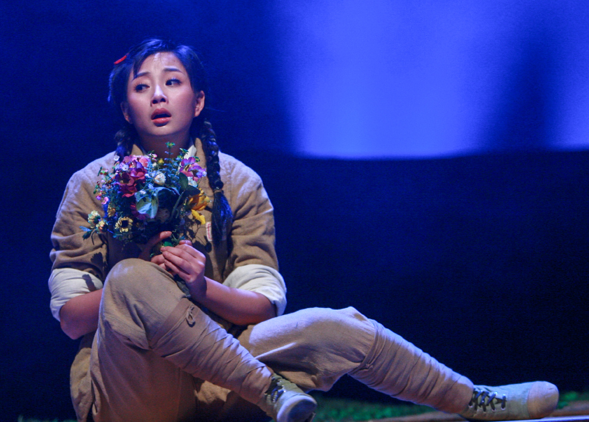 演员殷桃主演话剧我在天堂等你