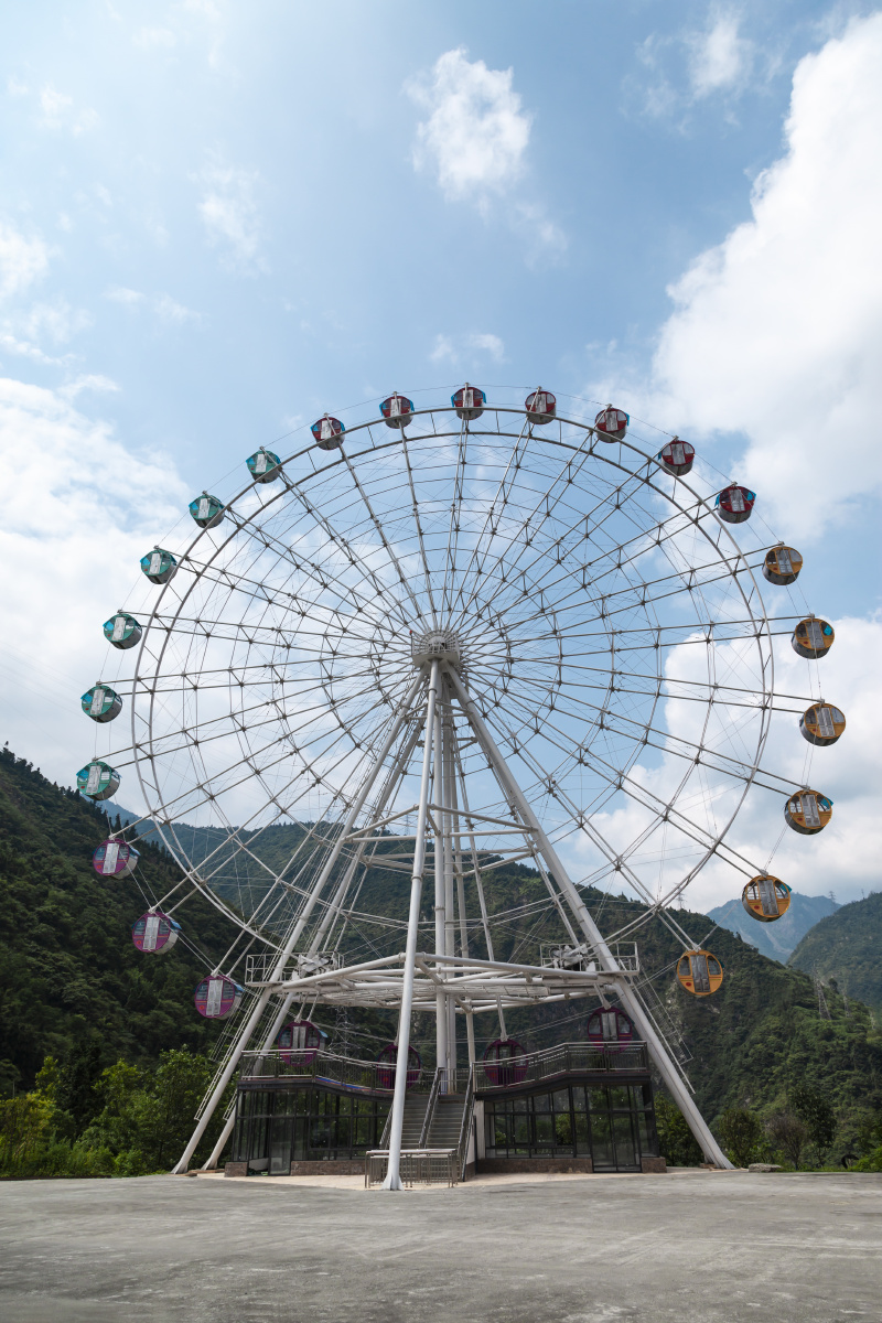 大山里的摩天轮
