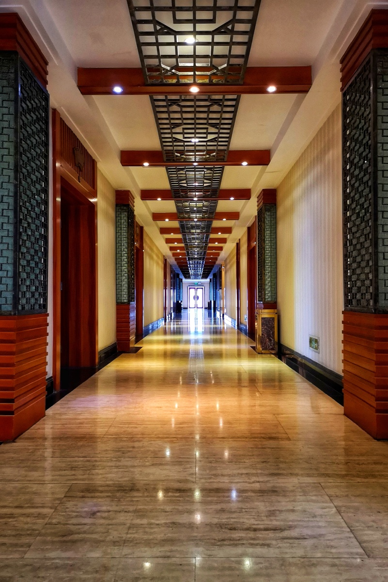 酒店餐厅的长廊