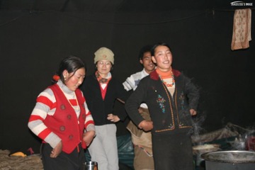 妖女湖藏民家