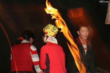 妖女湖藏民家
