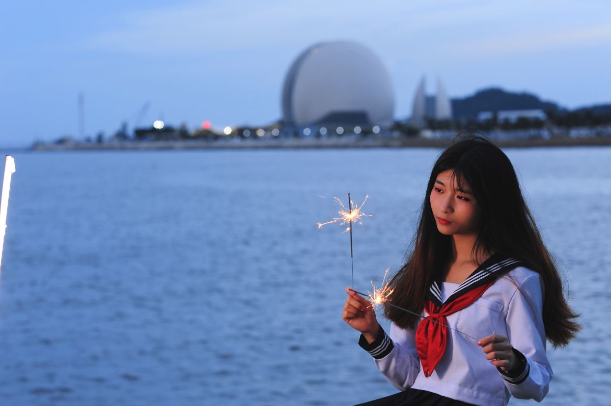 烟花海边jk少女仙女棒