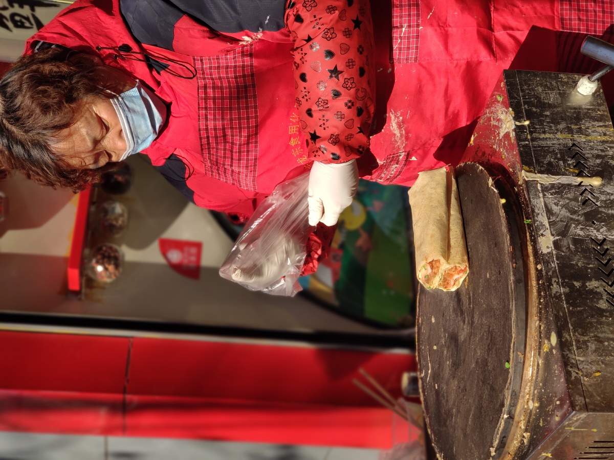 冬天路边煎饼摊