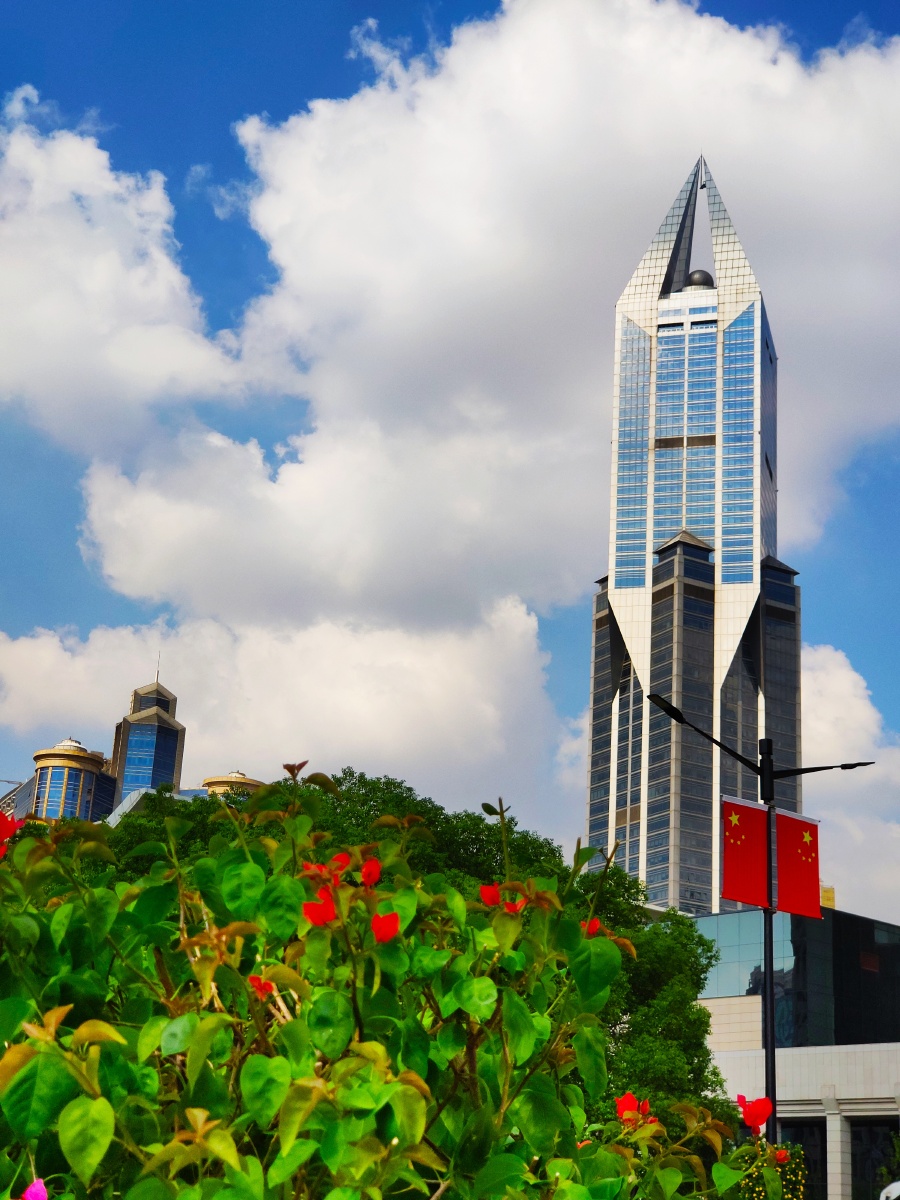 国庆70周年前夕摄于上海人民广场