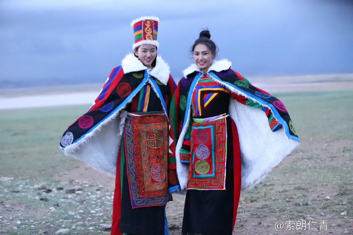 西藏阿里地区改则县森郭服饰非物质文化遗产感谢两位美女大力支持哈