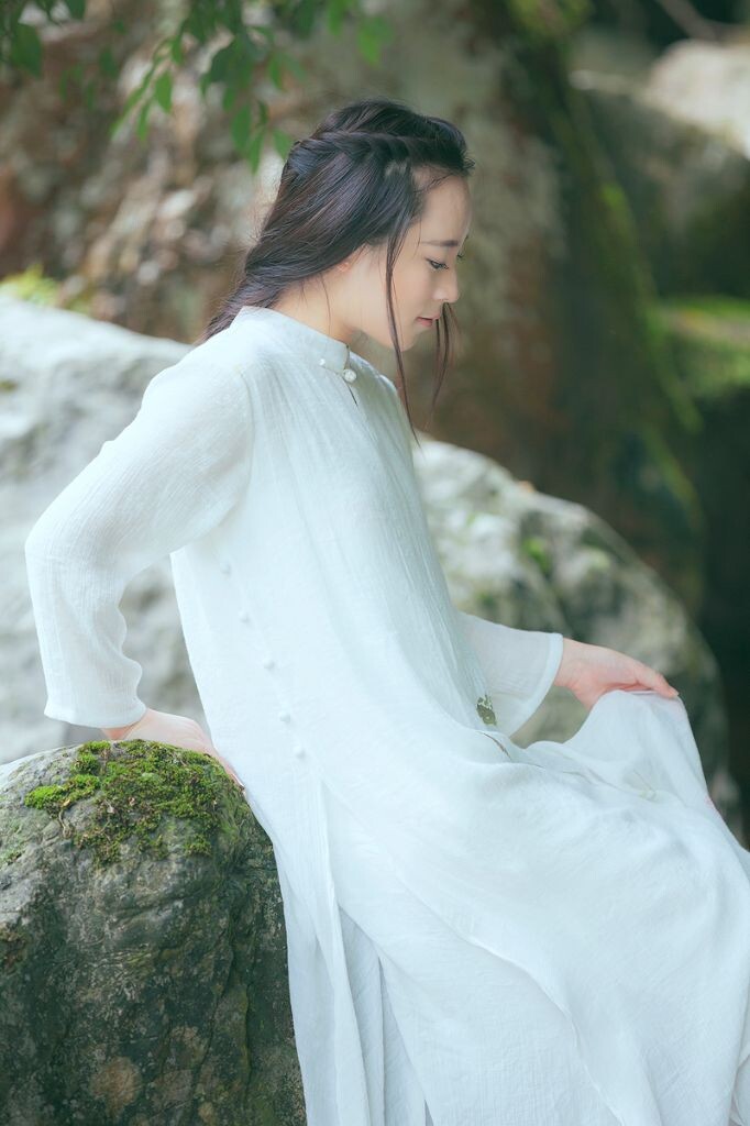 多希望能像天这般潇洒 伤心时哭泣 开心时放晴