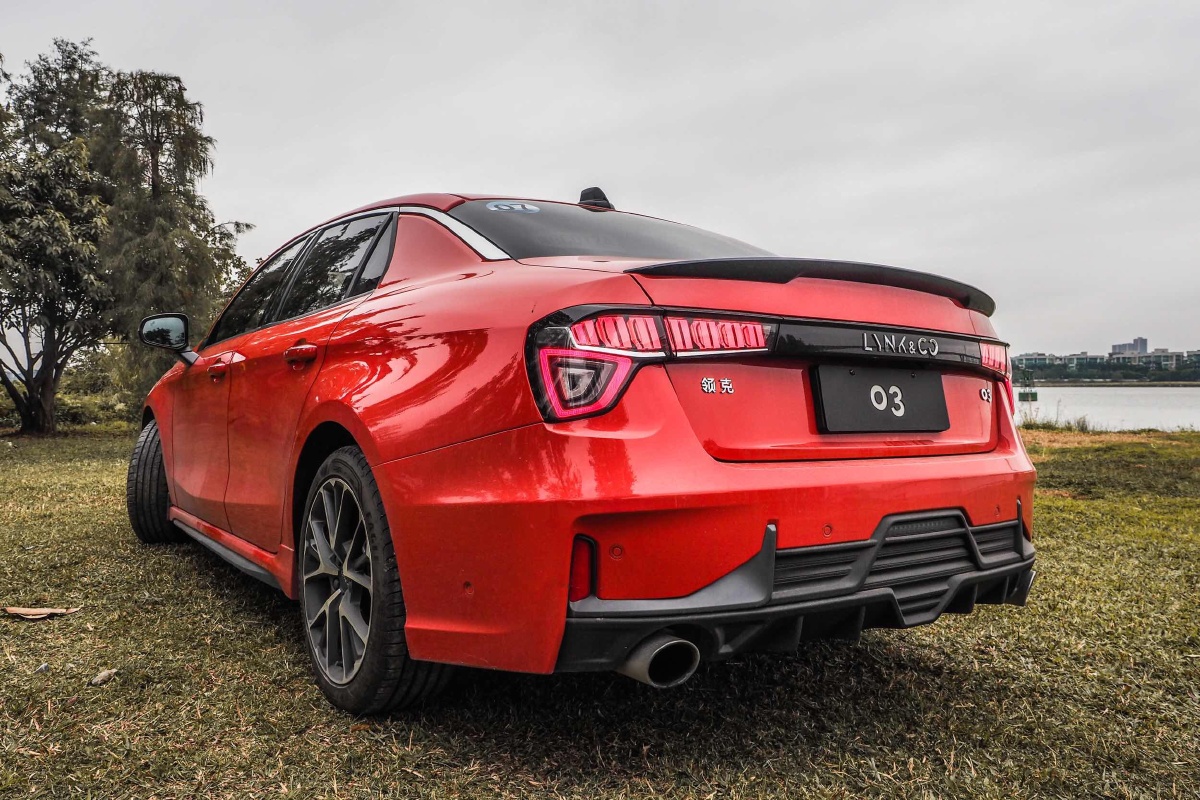 运动典范领克03