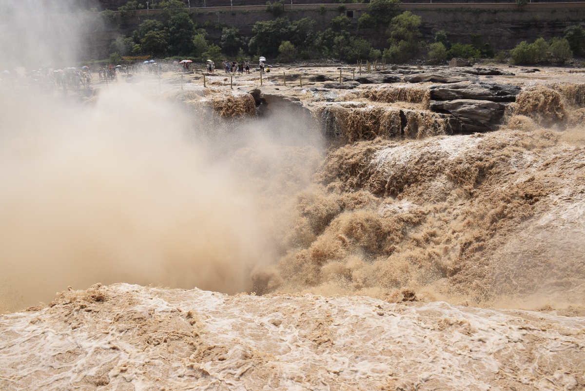 山西临汾壶口瀑布横拍照片