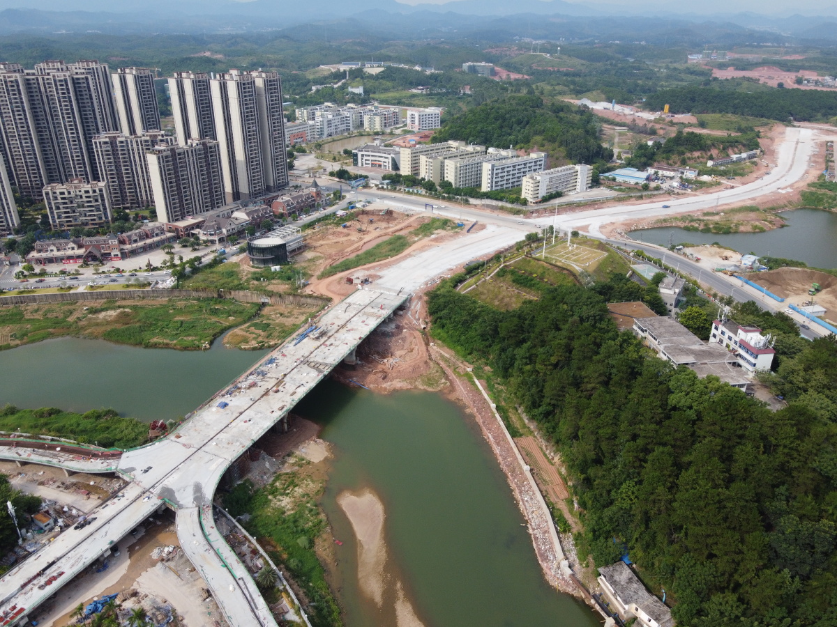 航拍广东肇庆怀集县城体育馆