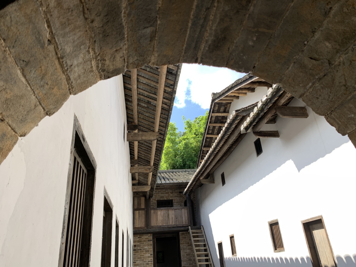 航拍江西赣州定南老城竹园下廖氏客家围屋