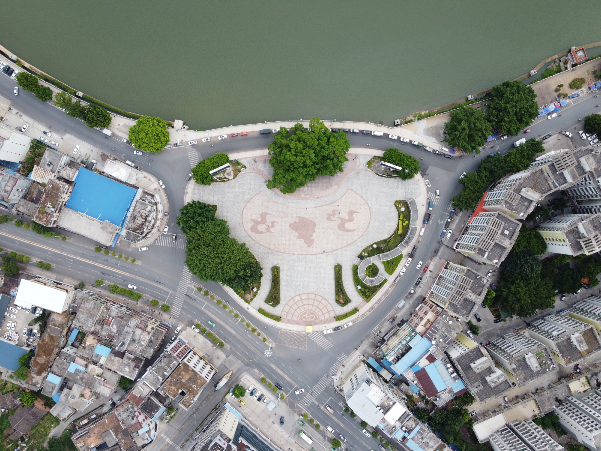 航拍广东肇庆怀集县城体育馆